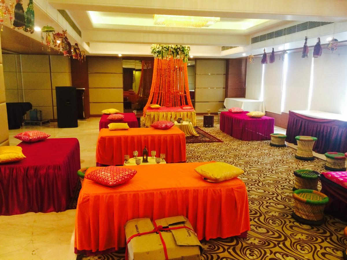 Ramada By Wyndham Ghaziabad Vasundhara Hotel Exterior photo